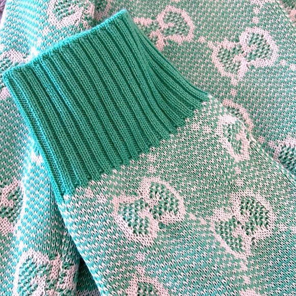 SOLD! NWT AND Box Gucci long sleeve GG Logo Sweater - special edition! PERFECT - Picture 4 of 9